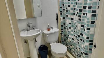 Handtücher, Seife, Toilettenpapier