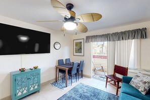 TV, books - Golf course adjacent condo with heated pool, hot tub, fitness room, tennis (Waikoloa Village)