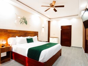 Down comforters, memory foam beds, in-room safe, blackout drapes - Jardin Colonial Boutique Hotel (Santo Domingo)