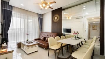 Apartemen Bisnis | Area keluarga | TV layar datar