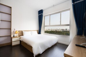 Desk, soundproofing, free WiFi - Golden Mansion Apartments Phu Nhuan (Ho Chi Minh City)