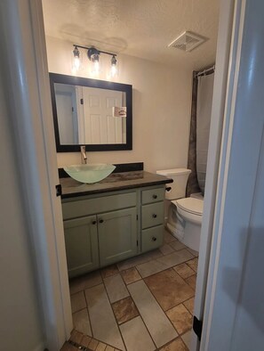 Hair dryer, towels, toilet paper - Basement. Great Location. 1 min away from the freeway. 5 mins from the downtown (Salt Lake City)