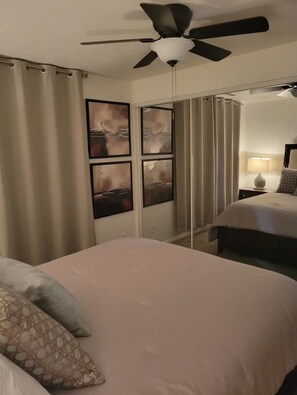 1 bedroom, iron/ironing board, free WiFi, bed sheets - Basement. Great Location. 1 min away from the freeway. 5 mins from the downtown (Salt Lake City)