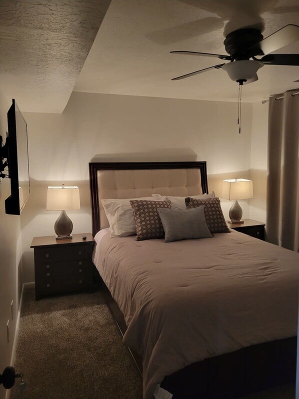 1 habitación, tabla de planchar con plancha, wifi gratis y ropa de cama 