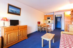 Unclassified image, 2 of 8, button