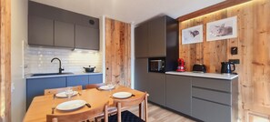 Fridge, microwave, dishwasher, coffee/tea maker - Studio 4 ppl, near the ski slopes, welcoming (Les Deux Alpes)