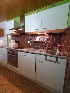Fridge, microwave, oven, dishwasher