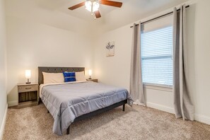 4 slaapkamers, een strijkplank/strijkijzer, gratis wifi, beddengoed