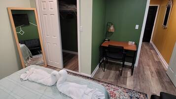 2 bedrooms, iron/ironing board, free WiFi, bed sheets