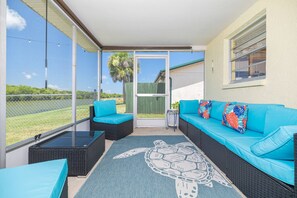 Interior - Lakeside Retreat! Kayaks, Firepit, BBQ, WiFi & More – Near Beaches, Fishing & Outdoor Adventures! (Holiday)