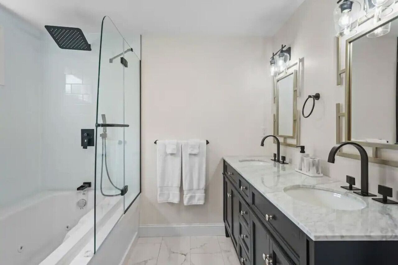 Hair dryer, towels