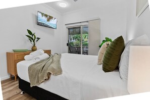 3 bedrooms, desk, iron/ironing board, travel cot