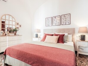 2 chambres, fer et planche à repasser, accès à Internet