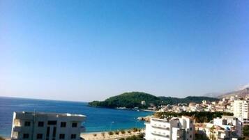 Vista para praia/oceano