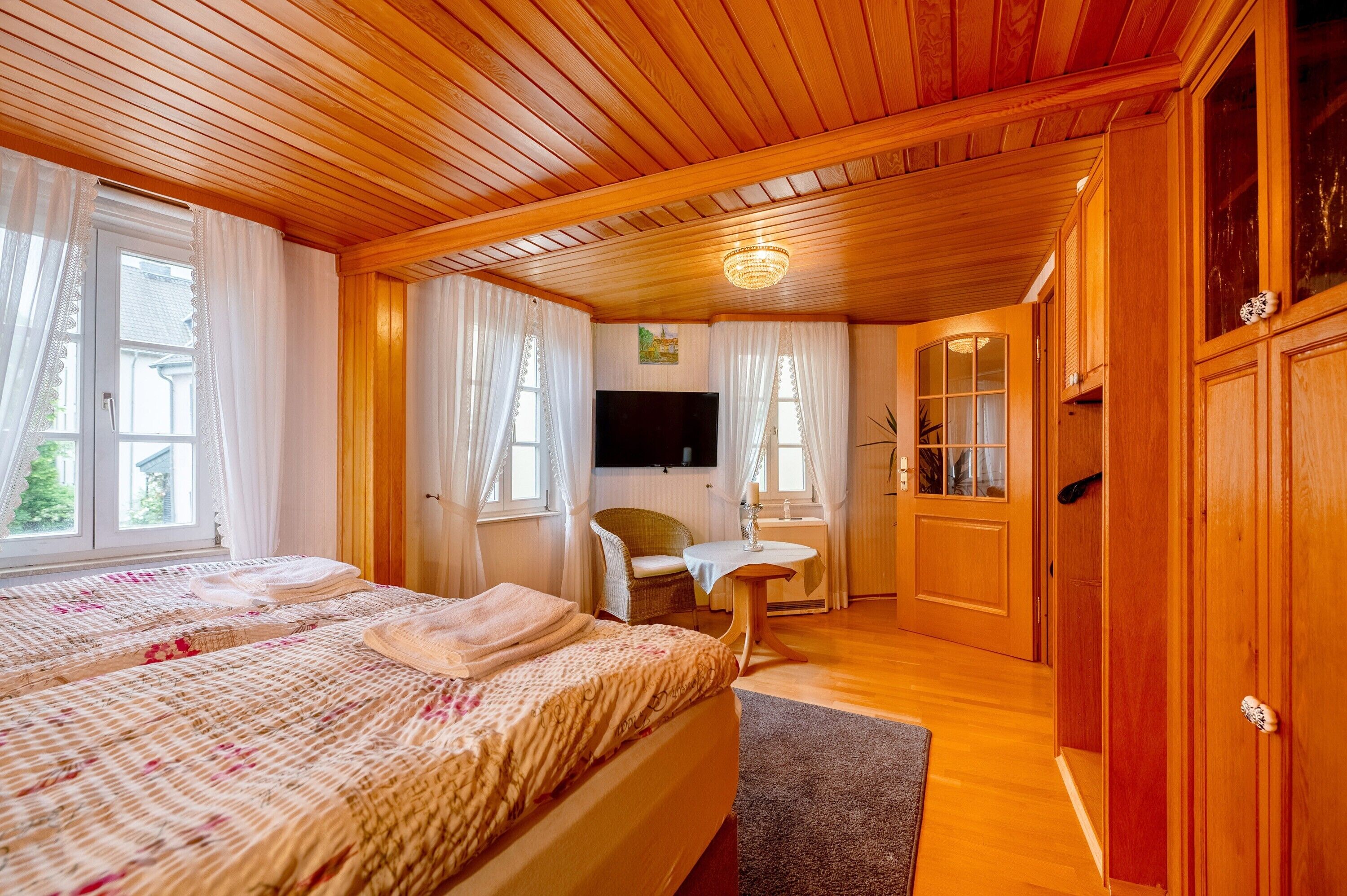 2 habitaciones, tabla de planchar con plancha y wifi gratis 