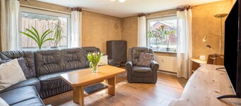 Apartment 'Ferienwohnung Krempermoor 1' with Shared Terrace and Wi-Fi