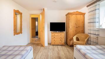 2 quartos, Wi-Fi de cortesia, roupa de cama