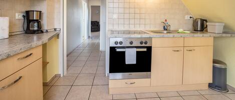 Frigorífic, microones, forn i placa de cuina