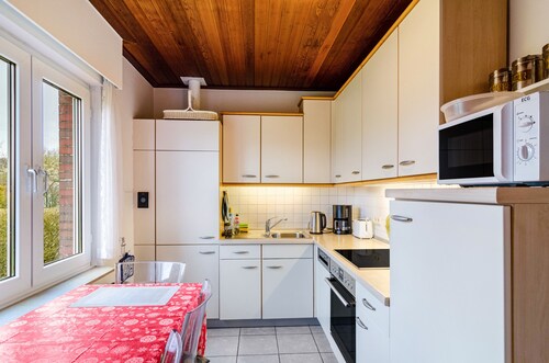 Apartment "Seefalkenstraße" with Private Garden & Wi-Fi