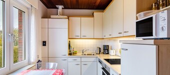 Apartment "Seefalkenstraße" with Private Garden & Wi-Fi