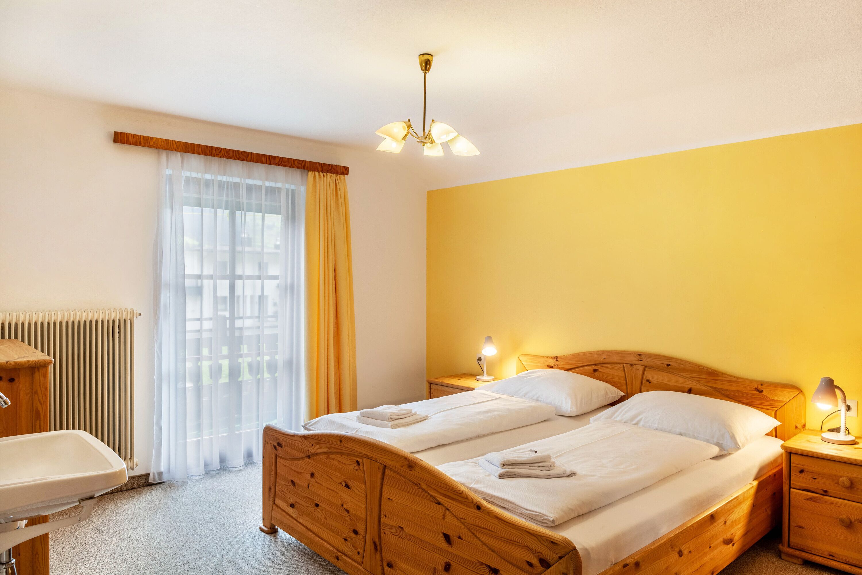 5 Schlafzimmer, Bügeleisen/Bügelbrett, kostenloses WLAN, Bettwäsche