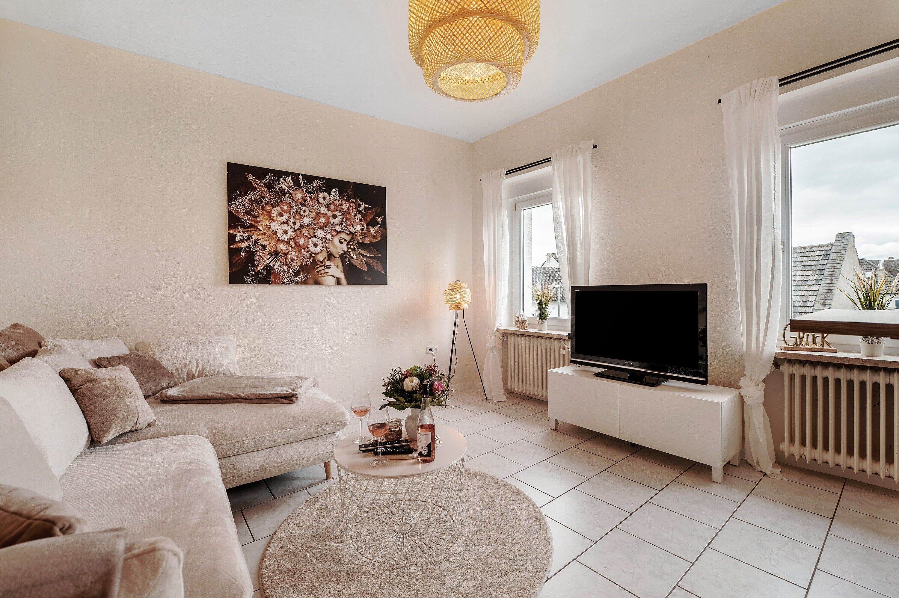 Fernseher, DVD-Player, Stereoanlage