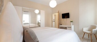 Holiday Apartment 'Auszeit Am Schloss' with Shared Garden and Wi-Fi