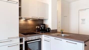 Kühlschrank, Ofen, Herdplatte, Geschirrspüler