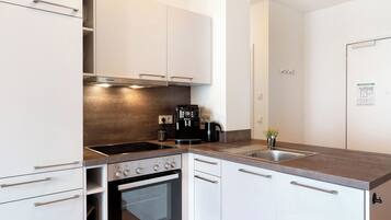 Kühlschrank, Ofen, Herdplatte, Geschirrspüler