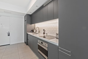 Fridge, microwave, oven, stovetop - Downtown Miami Yotel 1 Bedroom (Miami)