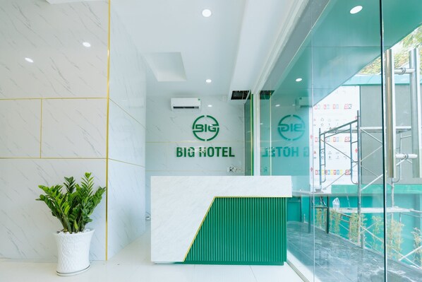 Quầy tiếp tân