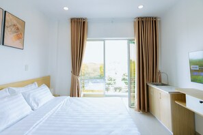 Superior Double Room | Minibar, desk, free WiFi, bed sheets - Big Hotel Sai Gon (Ho Chi Minh City)