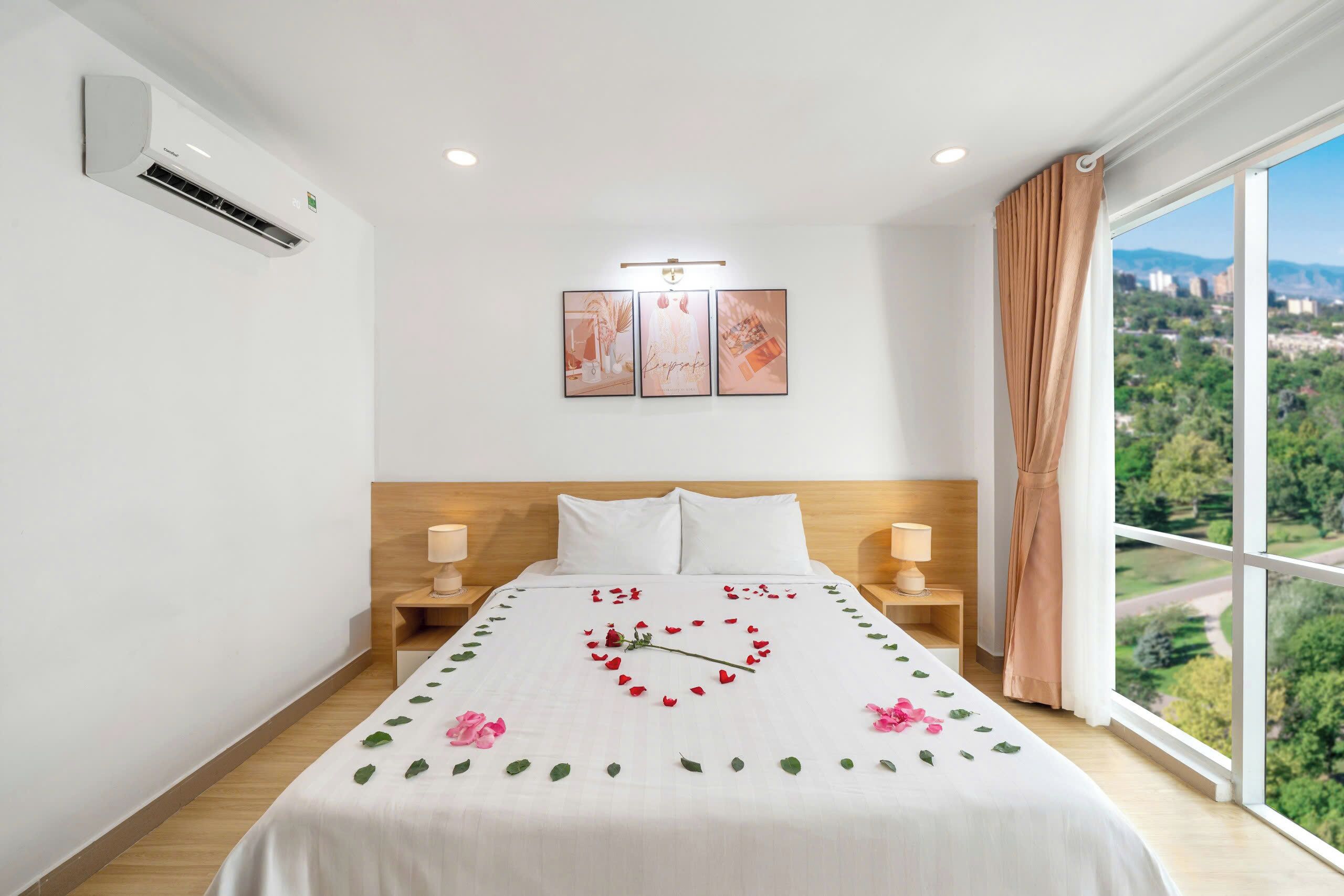Superior Double Room | Minibar, desk, free WiFi, bed sheets