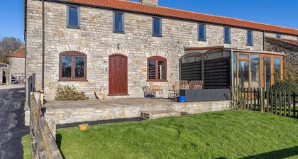 Beautiful Cottage in Idyllic Somerset Countryside