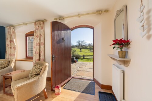 Beautiful Cottage in Idyllic Somerset Countryside