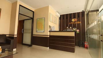 Quầy tiếp tân