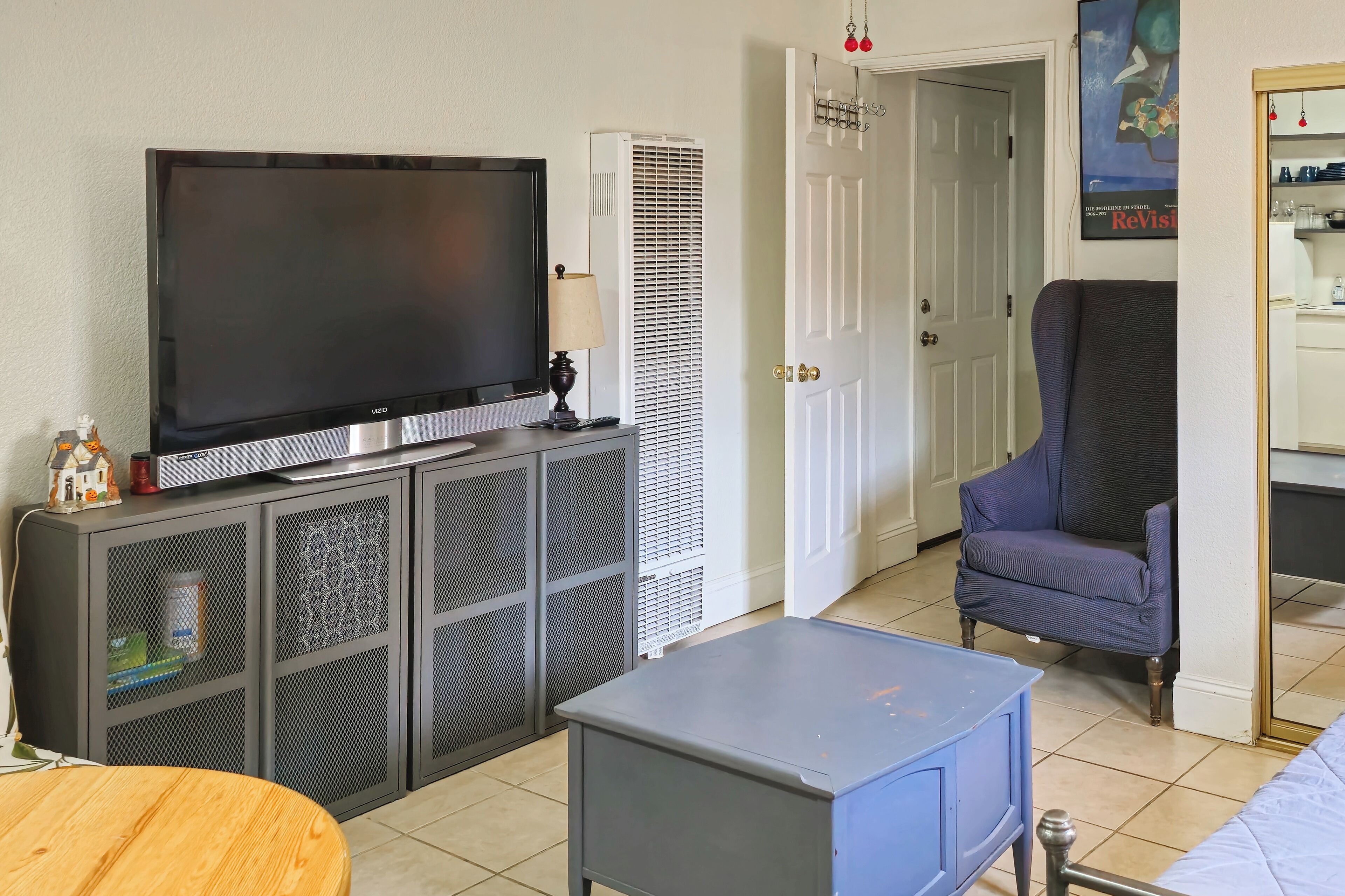 Long Beach Vacation Rental w/ Patio, 2 Mi to Ocean