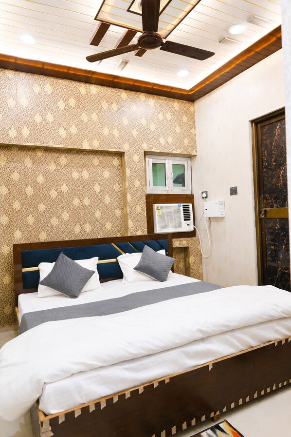 Soundproofing, free WiFi, bed sheets