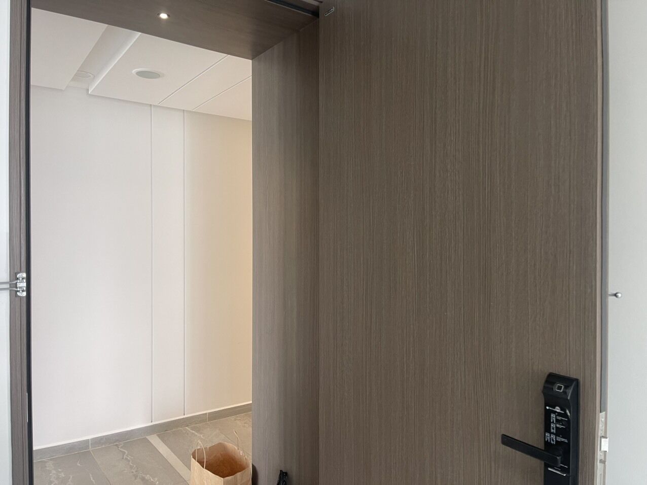 이그제큐티브 콘도 | 고급 침구, 셀렉트 컴포트 침대, 책상, 다리미/다리미판