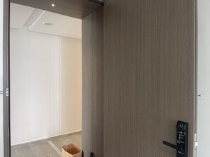 Executive Condo | Premium bedding, Select Comfort beds, desk, iron/ironing board - Cardinal Court - Vina We Stay (Ho Chi Minh City)