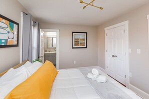 3 slaapkamers, een bureau, een strijkplank/strijkijzer, gratis wifi