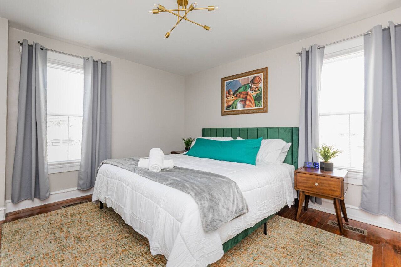 3 bedrooms, desk, iron/ironing board, free WiFi