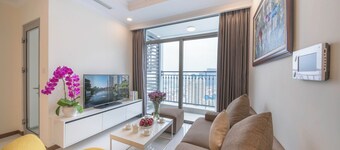 Hoa Tranh - Vinhomes Central Park