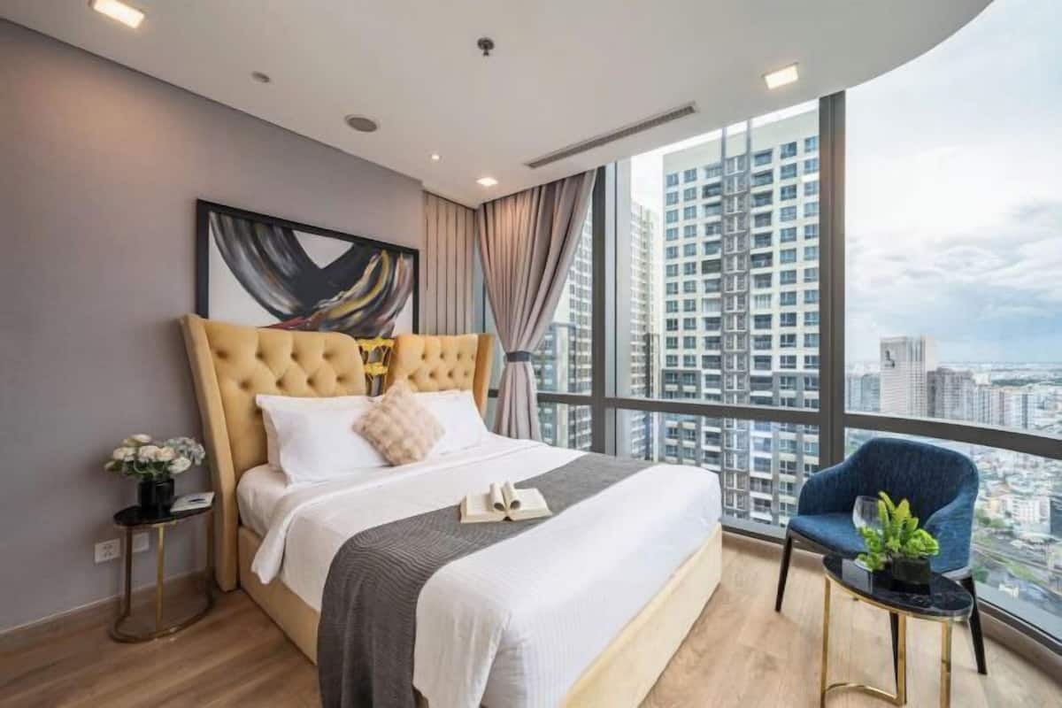 Individually decorated, individually furnished, desk, soundproofing