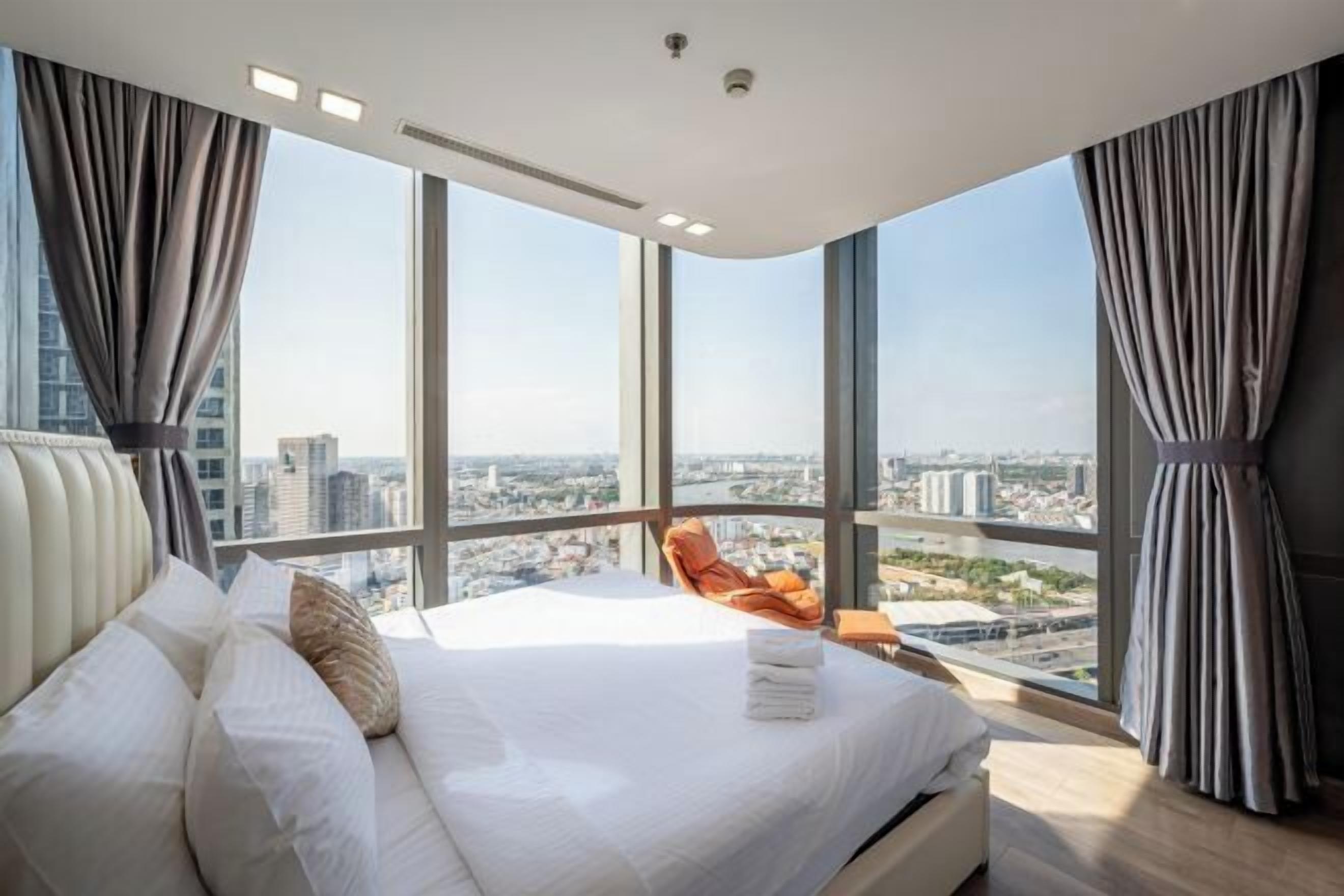 Individually decorated, individually furnished, desk, soundproofing