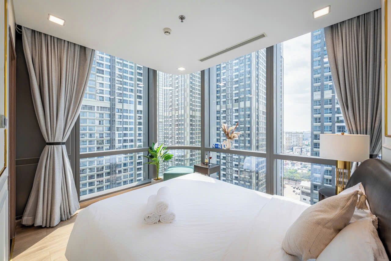 Panoramic Apartment | Individually decorated, individually furnished, desk, soundproofing