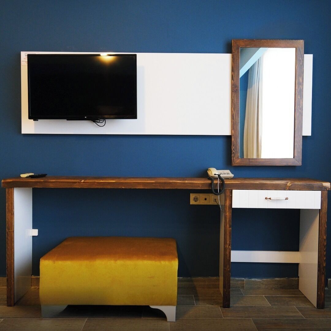 In-room safe, individually decorated, individually furnished, desk