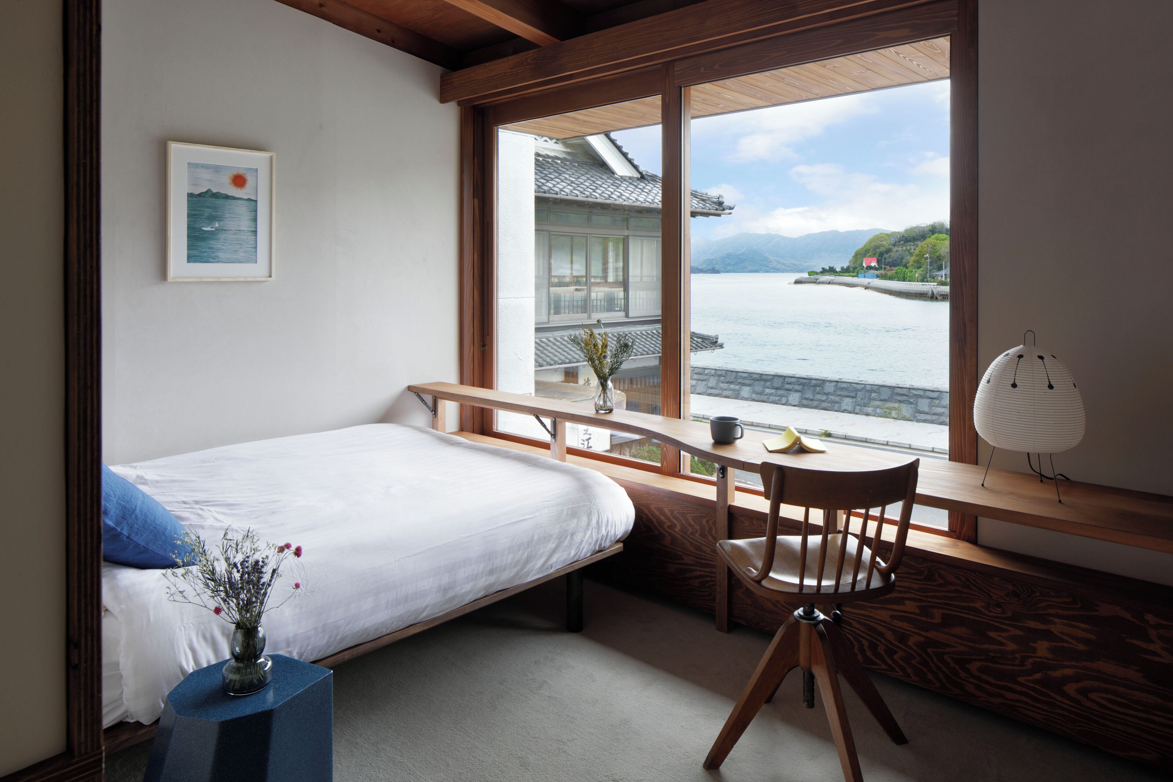 Habitación doble, 1 cama doble, baño compartido, vistas al mar | Caja fuerte, escritorio, wifi gratis y ropa de cama