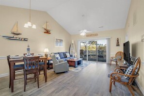 アパートメント 2 ベッドルーム バリアフリー バルコニー | リビングルーム