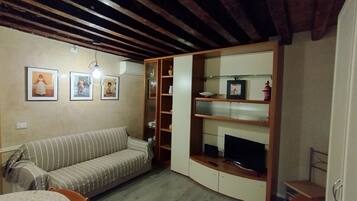 Appartement, 3 slaapkamers, roken, uitzicht op tuin | Lounge